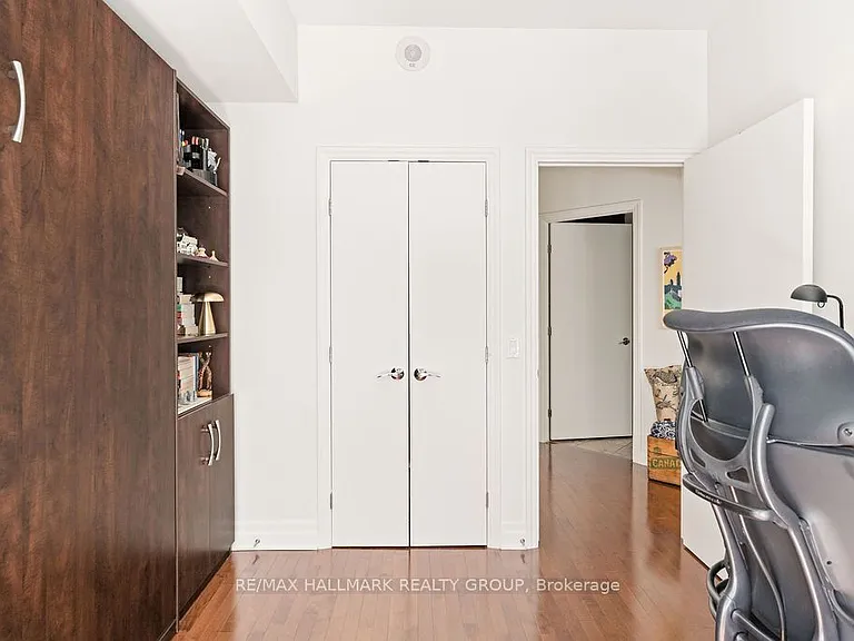235 Kent St #514 — Photo 17