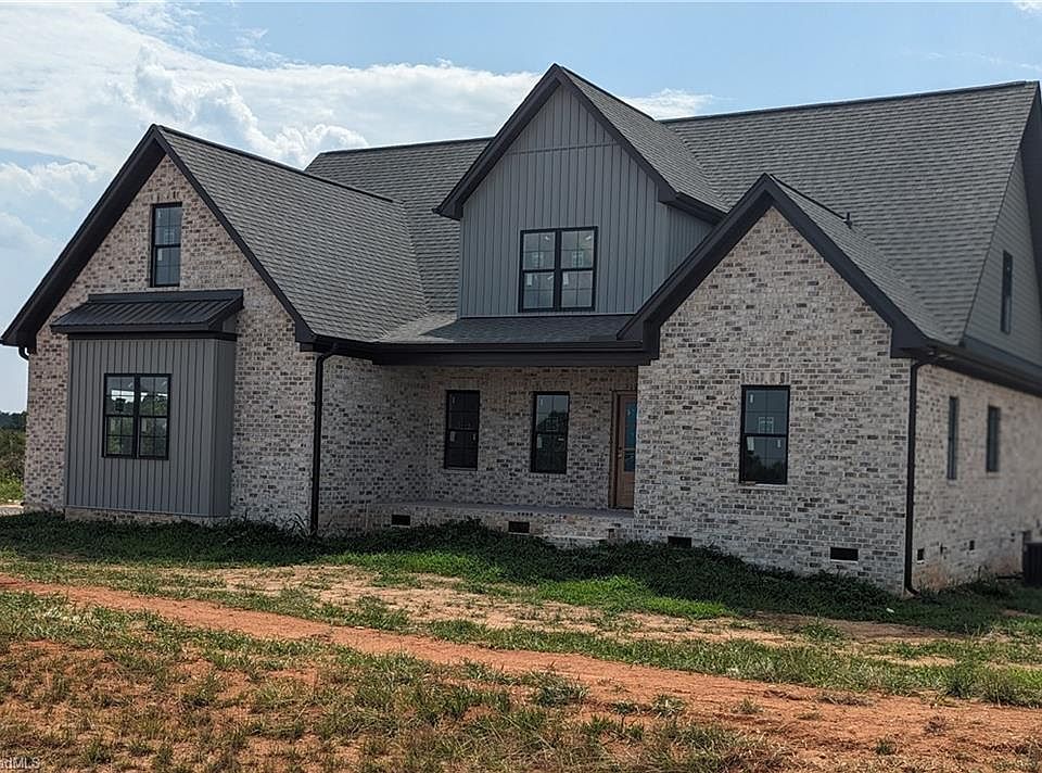 2nd image of 8508 Peony Dr