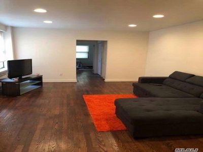 7 Bond St APT 2C, Great Neck, NY, 11021