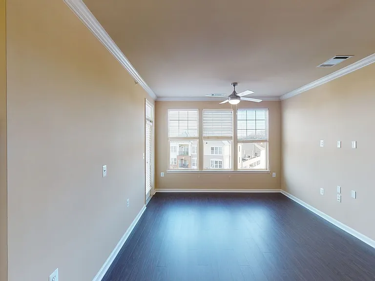 Signal Hill Apartment Homes — Photo 104