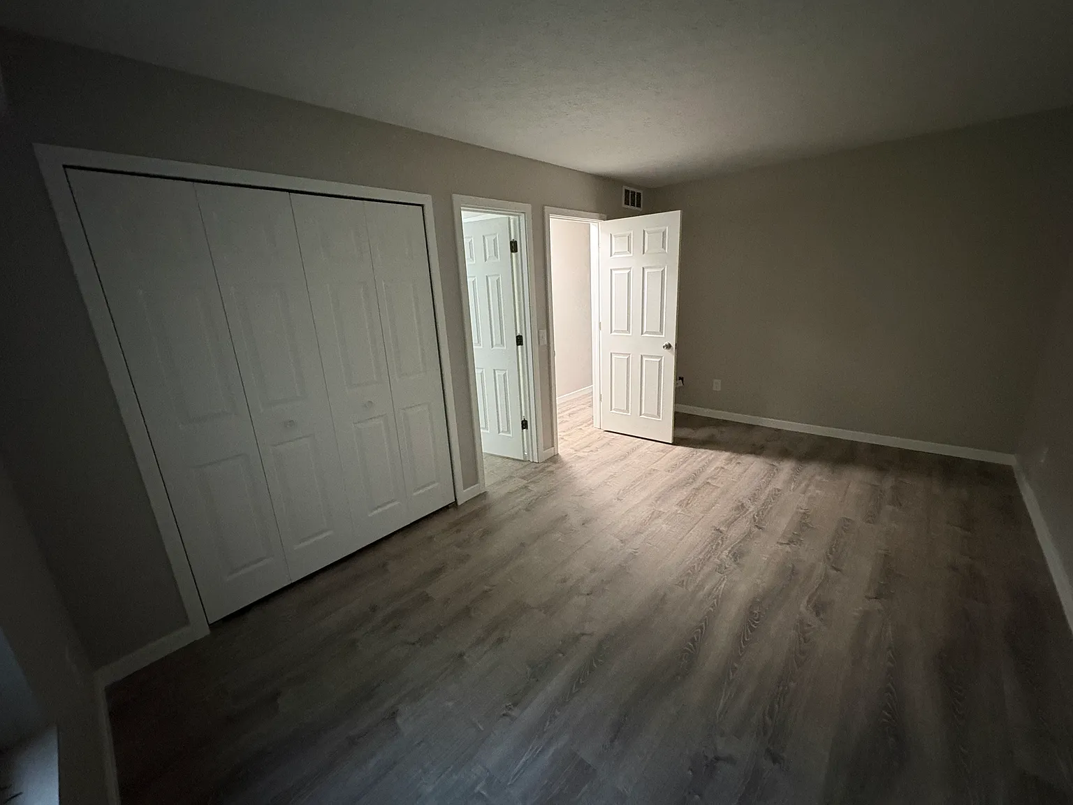 3 bed, 1.5 bath, 1044 sqft, $1,600 — Photo 2