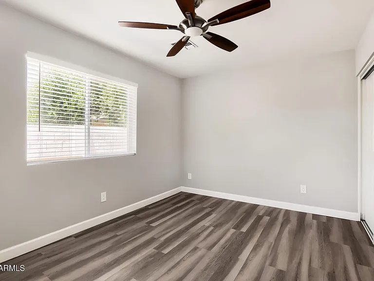 9801 N 74th Pl — Photo 17