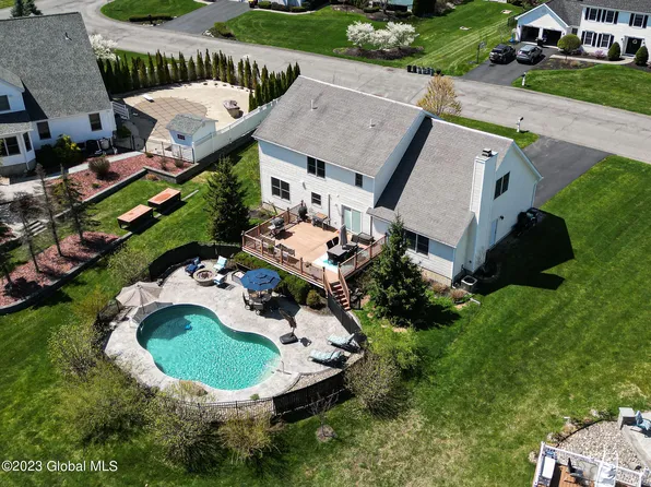 6 Cambrai DR, Watervliet, NY 12189