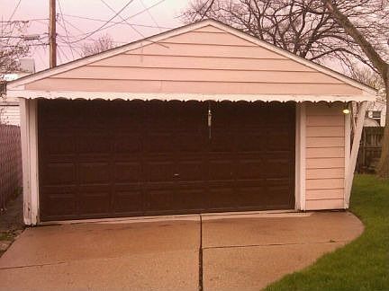 2nd image of 985 E Garfield Ave
