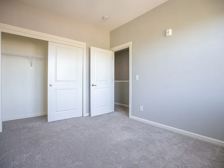 7100 N Greenwich Ave — Photo 12