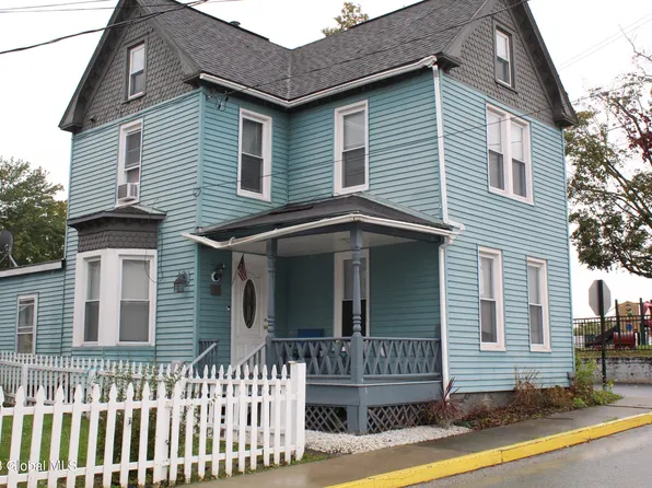 15 School Street, Stillwater, NY 12170