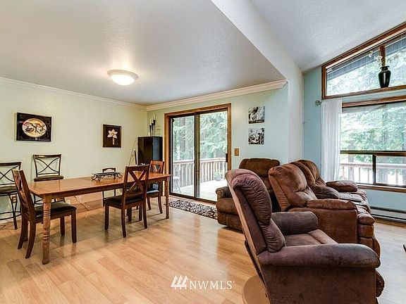 5th image of 2220 E St. Andrews