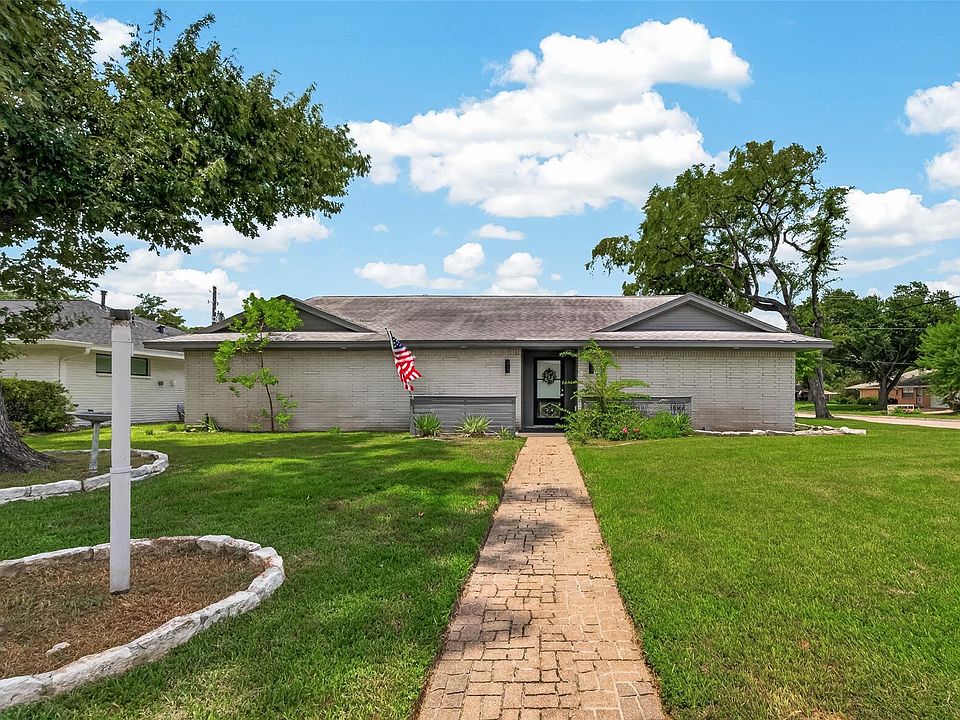 1st image of 1703 Droxford Dr