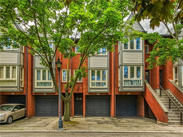 895 Maple Ave #304, Burlington, ON L7S 2H7