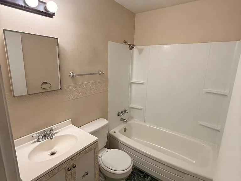 10705 Grafton Hall Rd — Photo 10