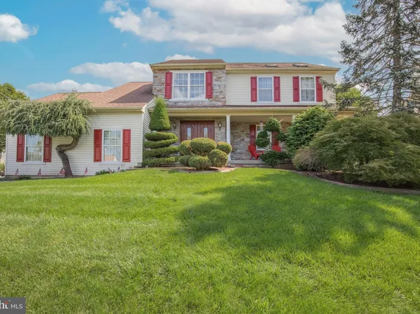 2275 Forest Glen Dr, Warrington, PA 18976