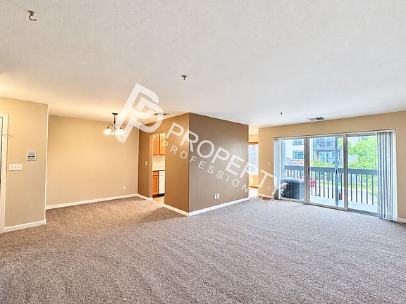 3rd image of 796 Castle Valley Blvd APT E