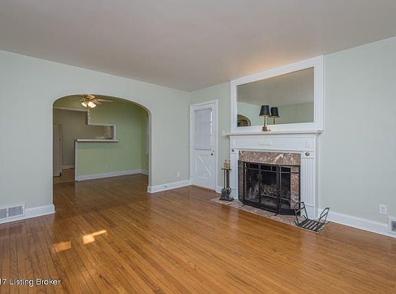 3rd image of 2143 Glenworth Ave