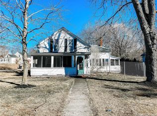 76 School St, Plainfield, CT 06374