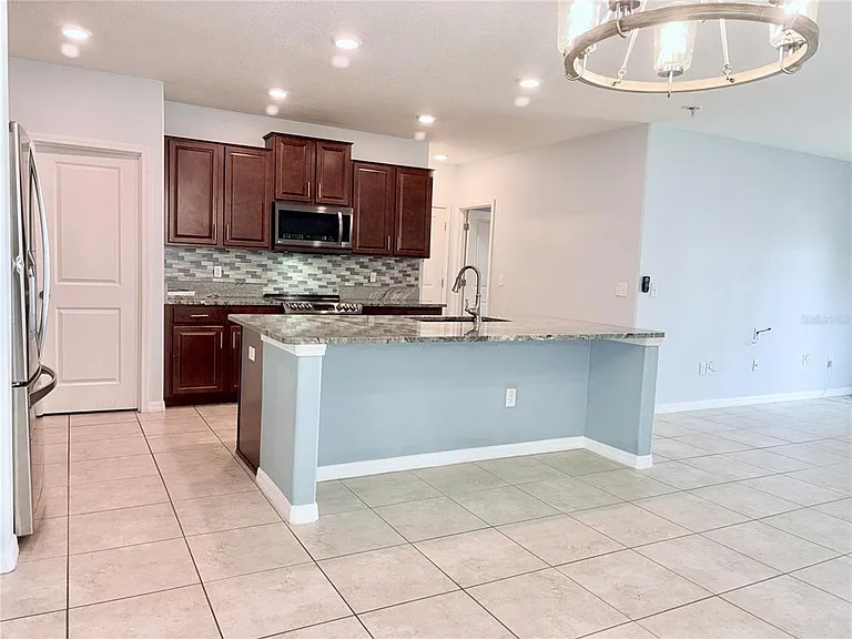 4935 Reflecting Pond Cir — Photo 6