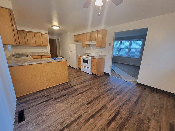 3rd image of 618-18.5 Sunflower Dr