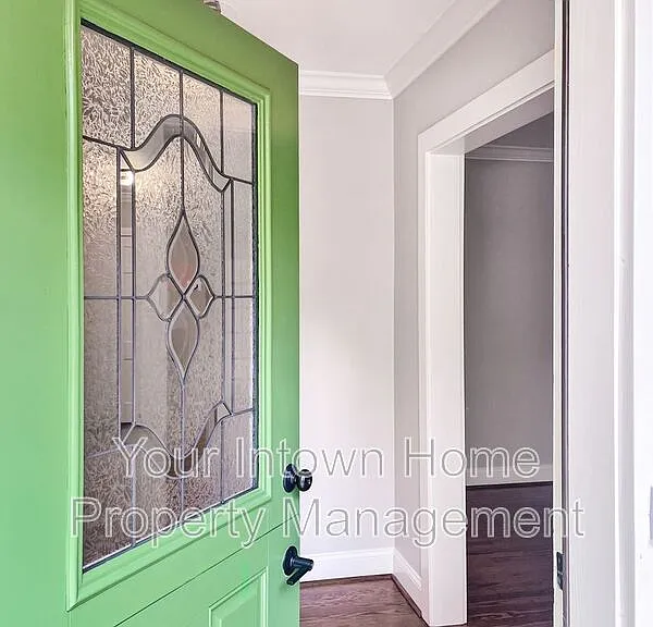 2695 Sharondale Dr NE — Photo 3