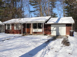 1013 Alan St, Fremont, MI 49412