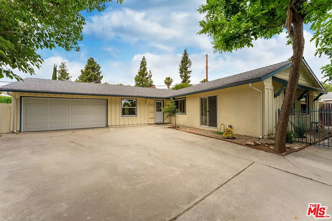 3 bed, 2.0 bath, 1754 sqft, $4,600 — Photo 1