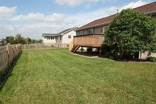 Fabulous Fenced Yard!