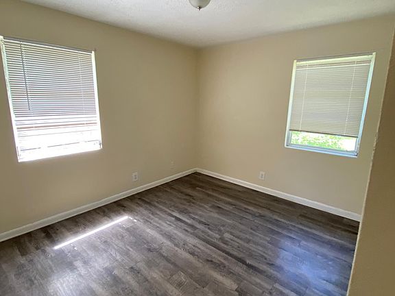 3rd image of 4910 Rhode Island Ct