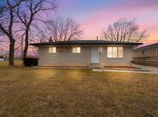 32655 Ruehle Ave, Warren, MI 48093