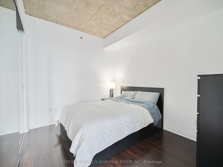375 King St W #2908 — Photo 8