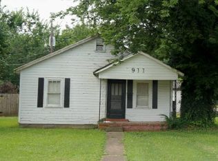 911 Henderson St, Kennett, MO 63857