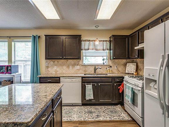 5th image of 2813 Sydney Dr