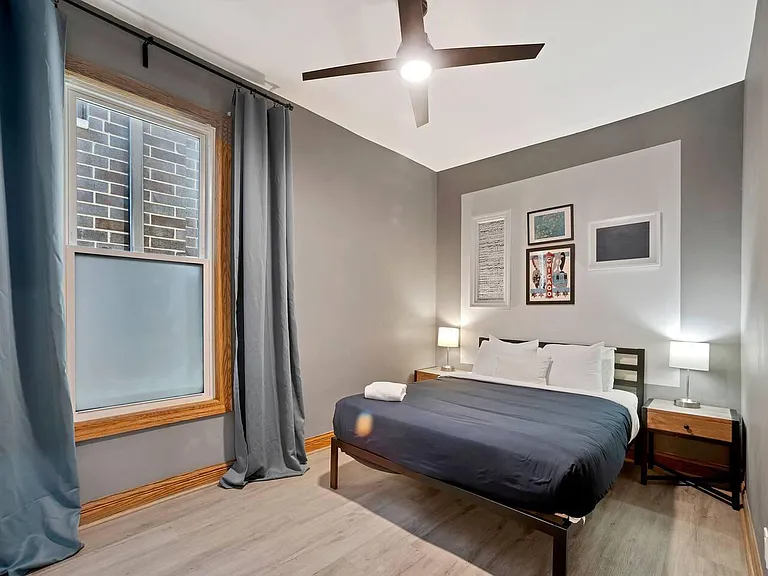 1807 W Erie St #2 — Photo 12