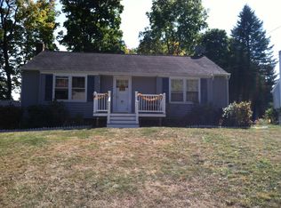 3 Calmer Pl, Hyde Park, NY 12538