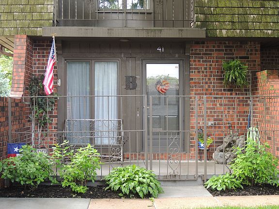 2nd image of 2331 S 74th St Unit 41