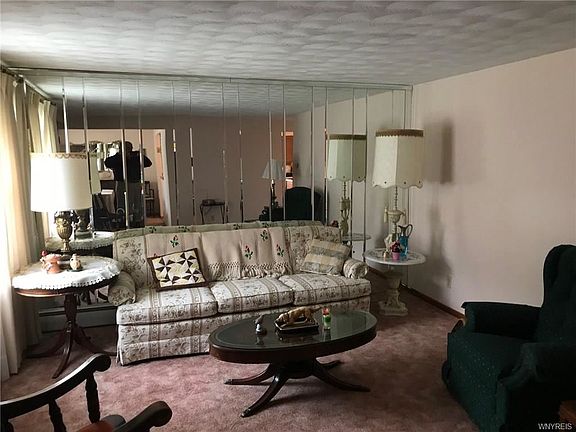 3rd image of 442 Casimer St