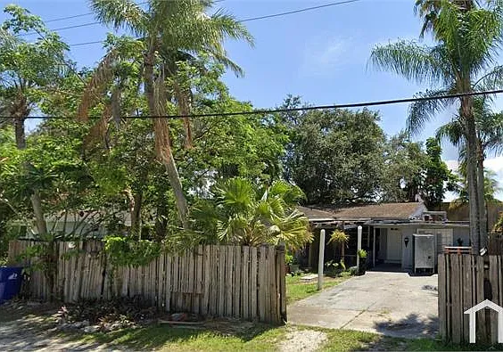 5 bed, 1559 sqft, $4,061 — Photo 1
