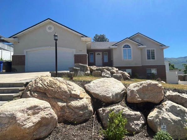 3434 N Lakeview Dr