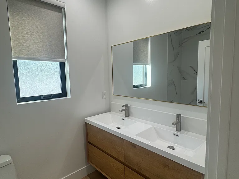 4670 Lakeview Ave — Photo 9