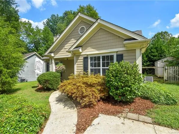 108 Foxglove Dr, Mooresville, NC 28115