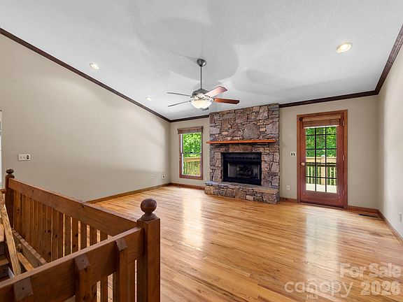 5th image of 11 Robin Ln