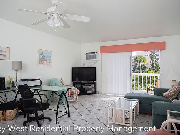 4th image of 2601 S Roosevelt Blvd APT 215C