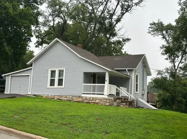 301 3rd St, Platte City, MO 64079