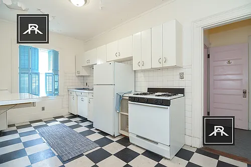 925 Beacon St #2 Photo 1