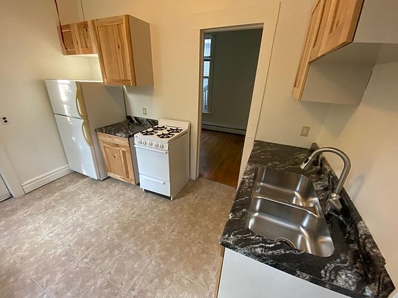 3rd image of 469 Grand Ave #6