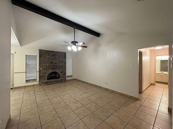3rd image of 2846 Blue Grass Dr