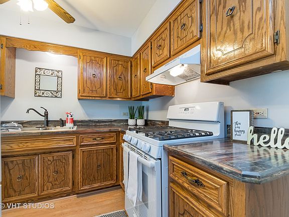 5th image of 4827 W 109th St APT 102