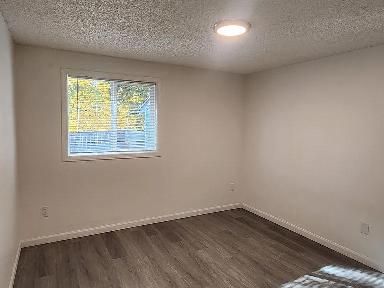 Altamont Apartments — Photo 9
