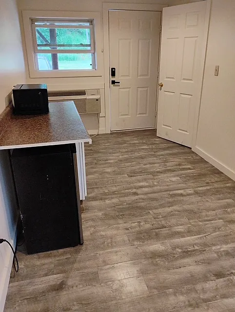 Studio, 650 sqft, $1,115 — Photo 1