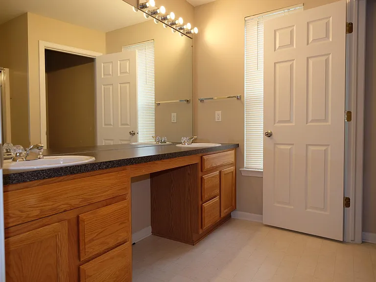 9653 Wexford Dr — Photo 6