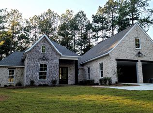 15 Iron Horse Ln, Sumrall, MS 39482