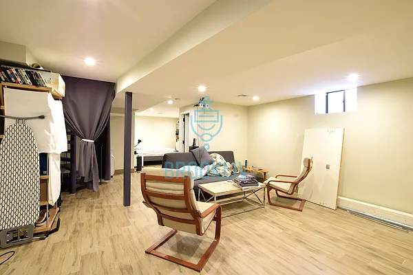 Rented by null | media 11