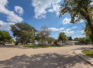 568 Poplar Cres, Shaunavon, SK S0N2M0